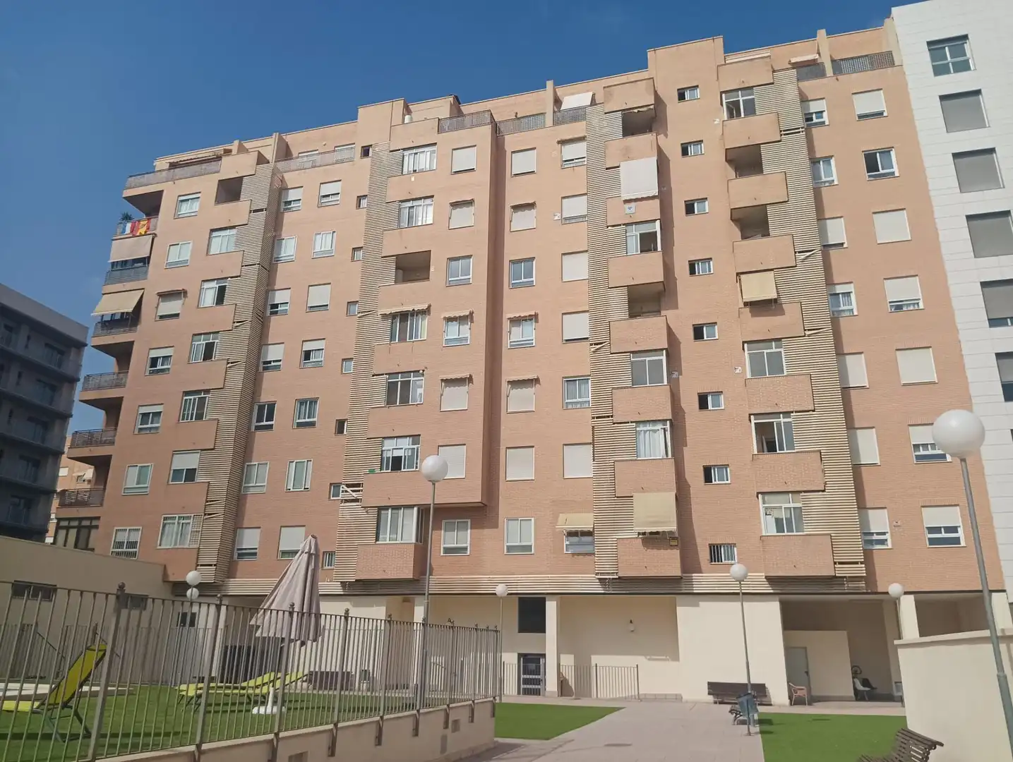 Pis amb piscina en venda a Campoamor - Altozano
