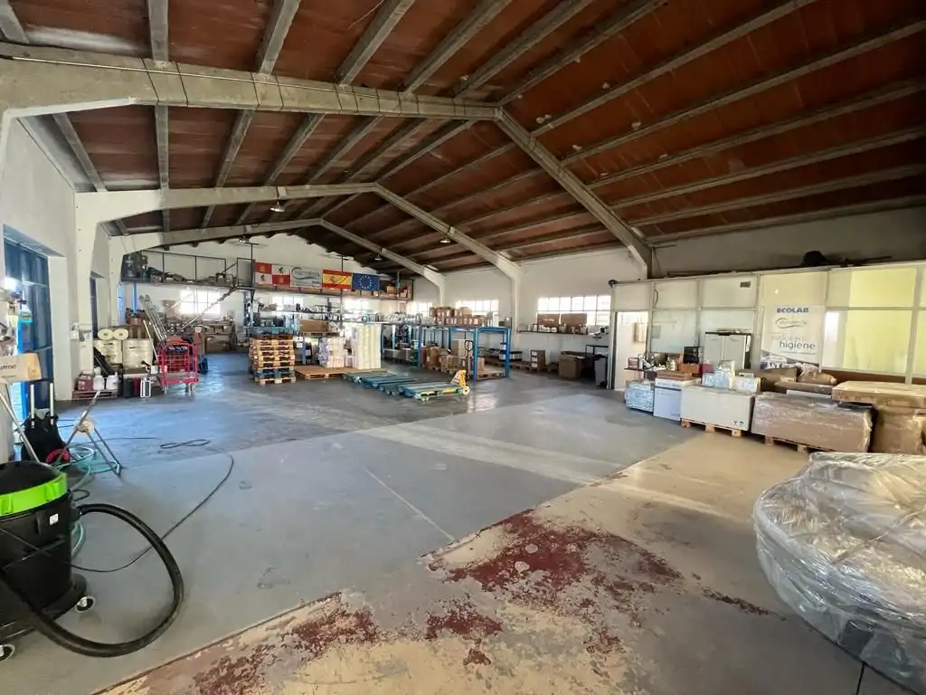 Nave industrial en venta en Nava de la Asunción