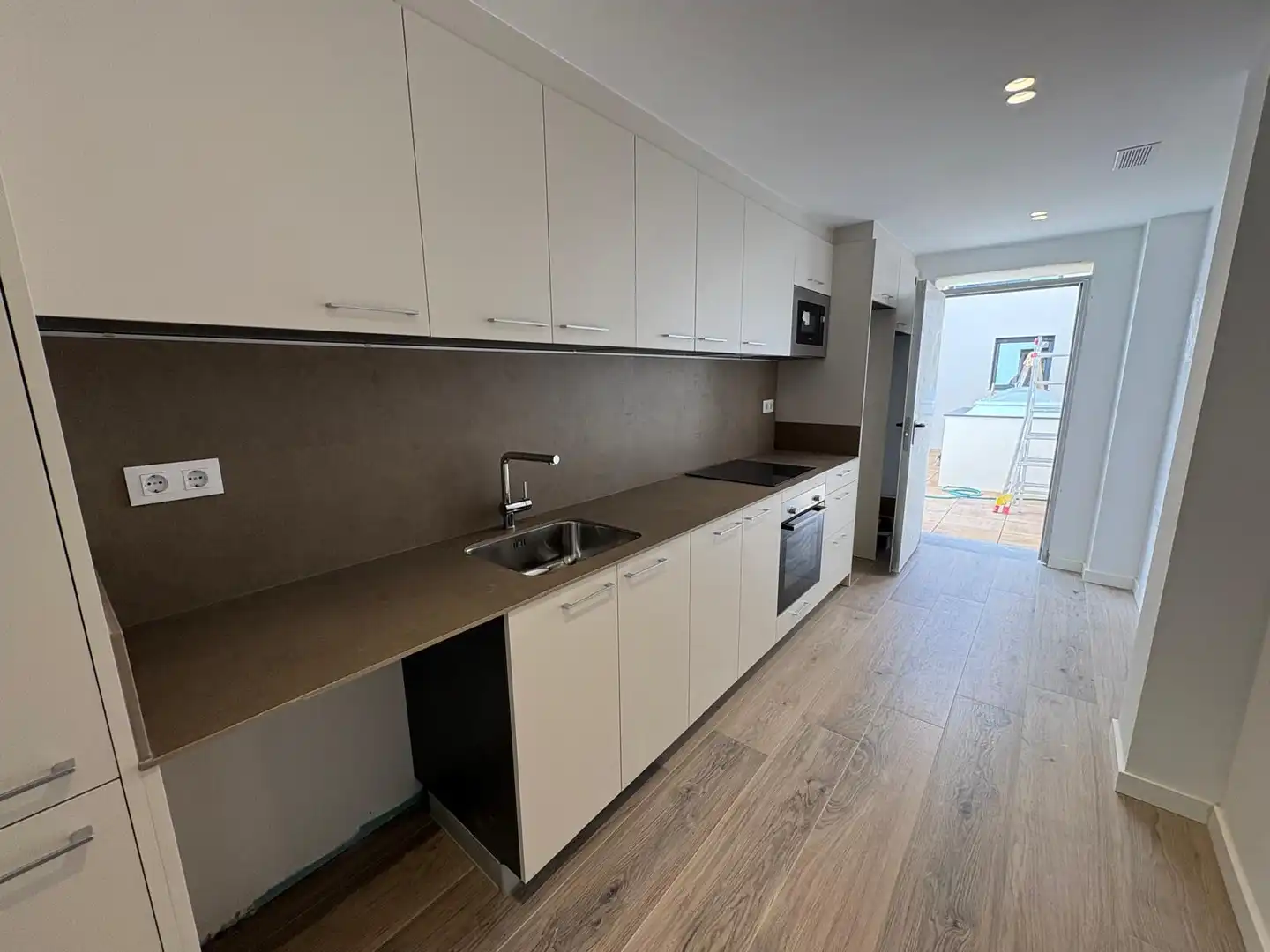 Cuina de Dúplex de lloguer en Sabadell amb Aire condicionat, Calefacció i Terrassa