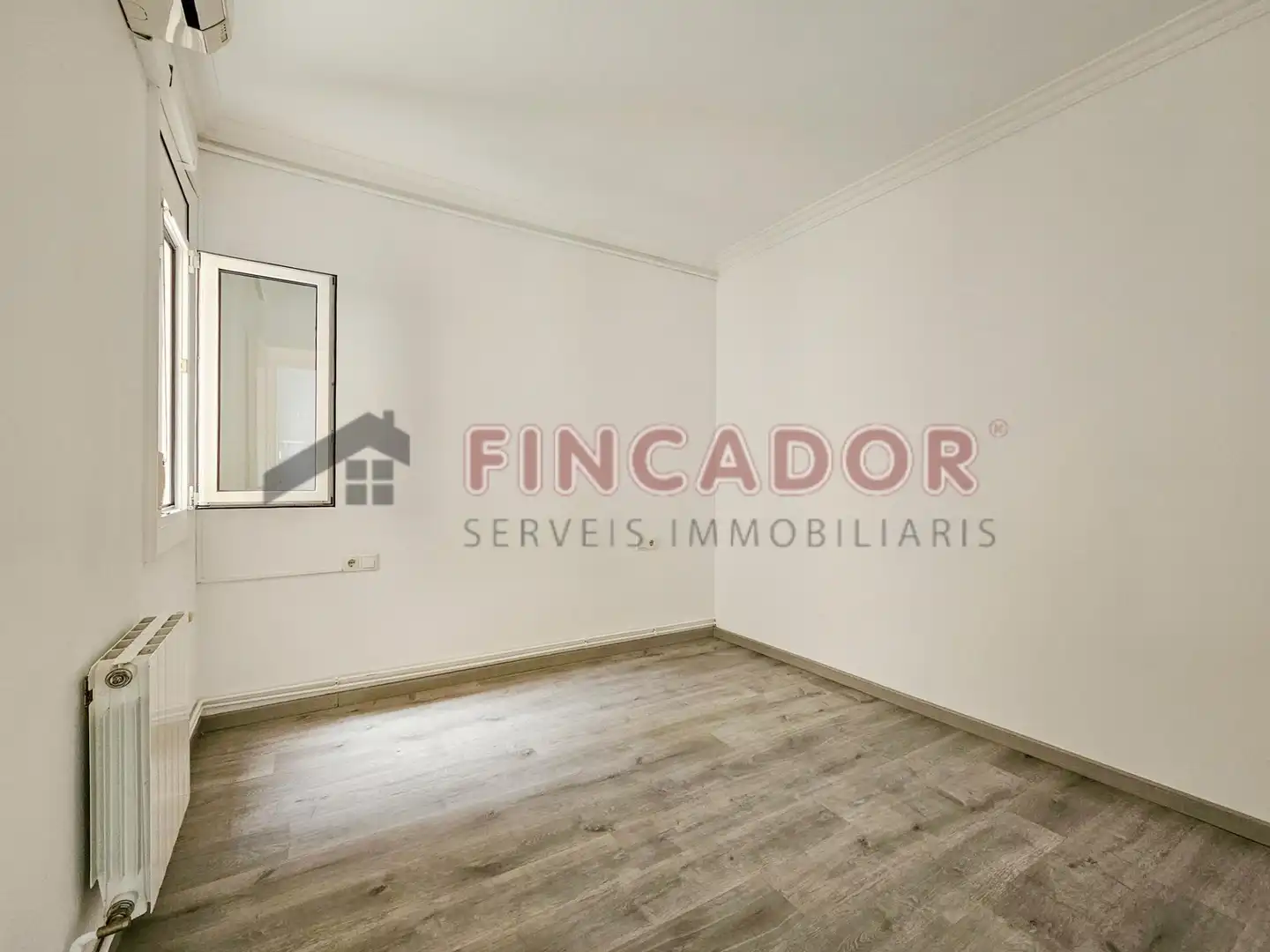Bedroom of Flat for sale in Barcelona  with Air Conditioner, Heating and Parquet flooring