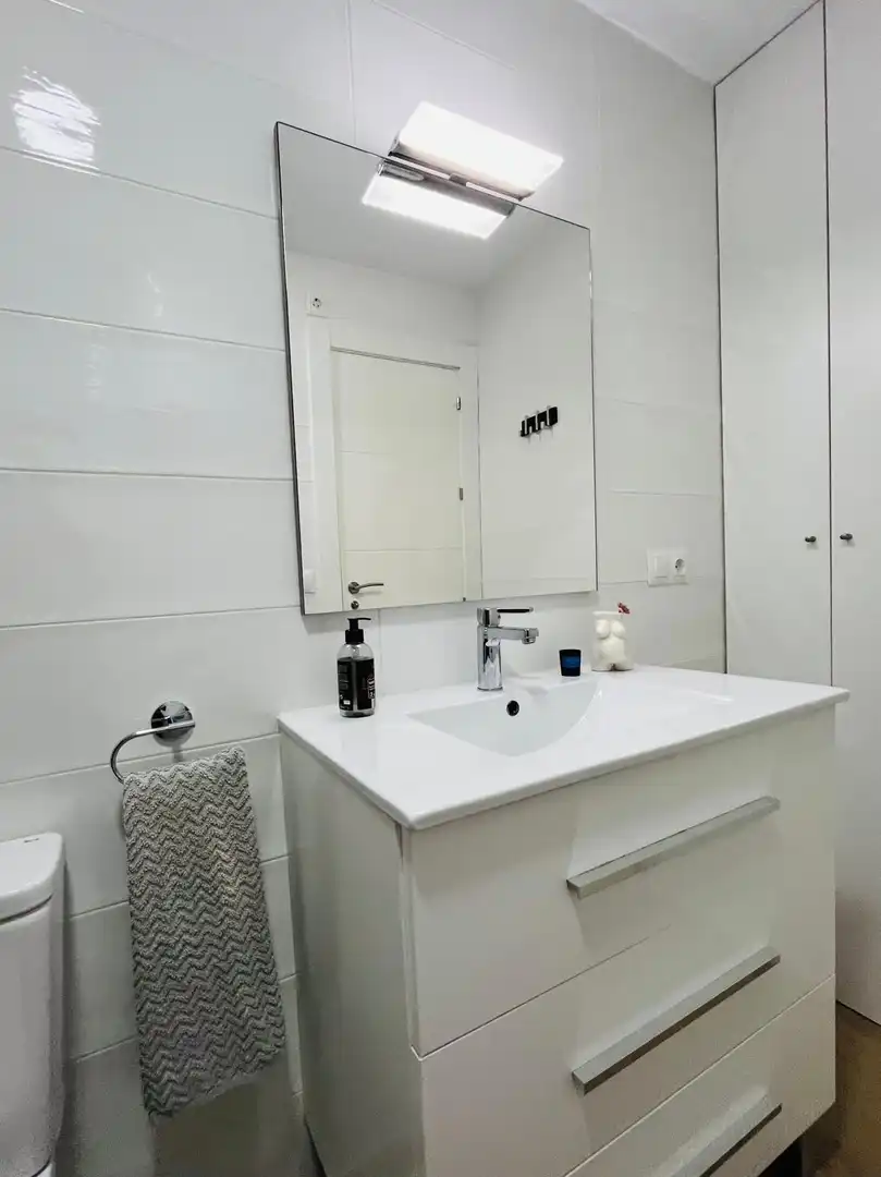 Badezimmer von Wohnung zur Miete in Alicante / Alacant mit Klimaanlage, Heizung und Terrasse