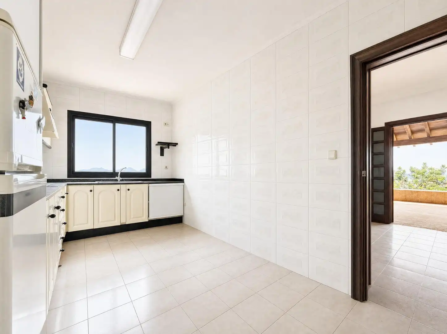 Cuina de Casa o xalet en venda en Santa Eulària des Riu amb Jardí privat, Terrassa i Traster