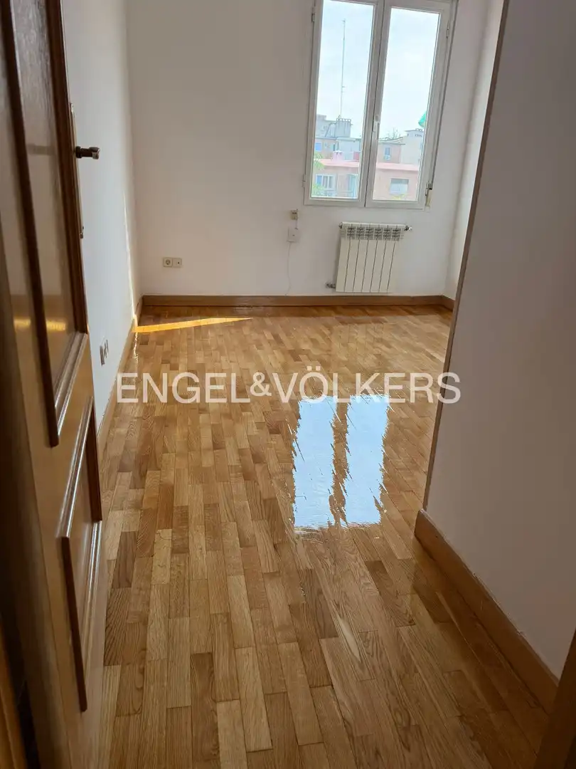Dining room of Flat for rent in Madrid  with Air Conditioner, Heating and Parquet flooring