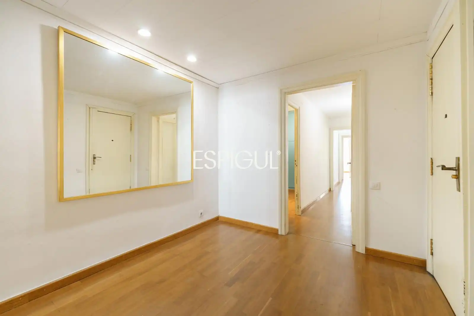Piso en venta en Barcelona con Calefacción, Parquet y Terraza