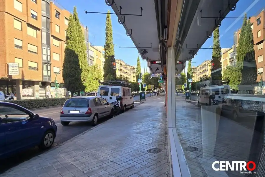 Local comercial en venda a camino de ronda
