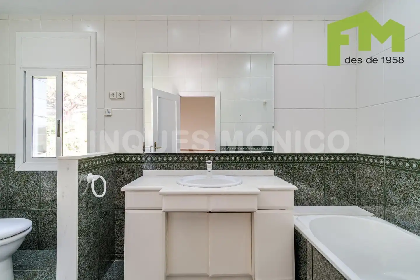 Baño de Casa o chalet en venta en El Masnou con Calefacción, Jardín privado y Terraza