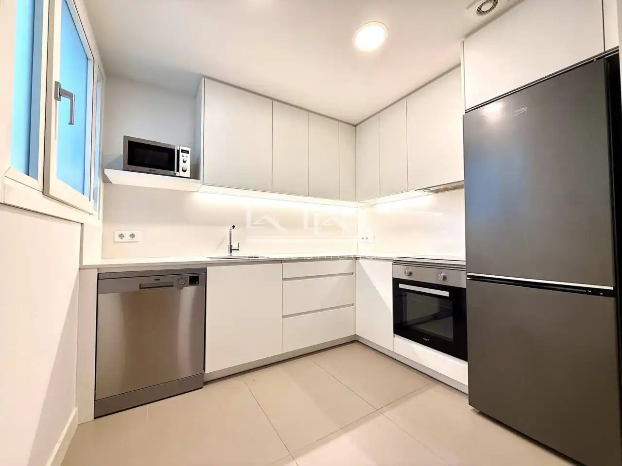 Cocina de Piso de alquiler en Vic con Aire acondicionado, Calefacción y Jardín privado