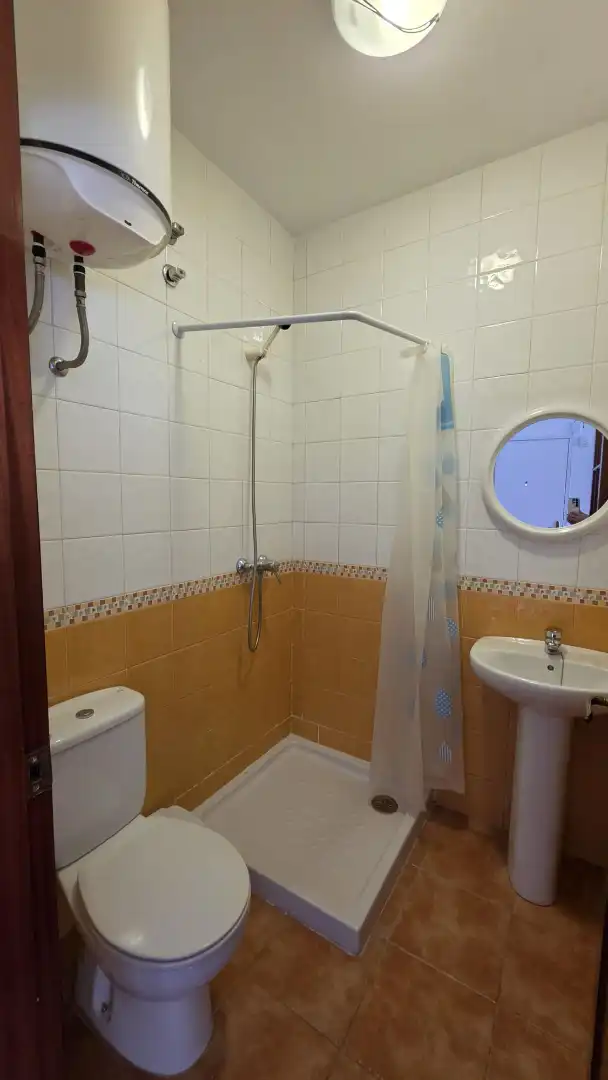 Baño de Estudio de alquiler en Málaga con Amueblado y Lavadora
