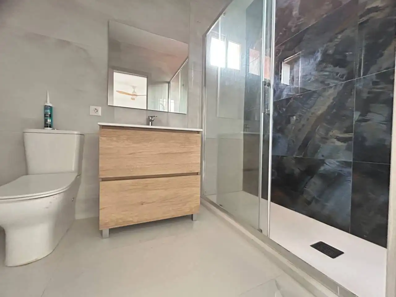 Baño de Casa adosada en venta en Magán con Aire acondicionado, Terraza y Alarma