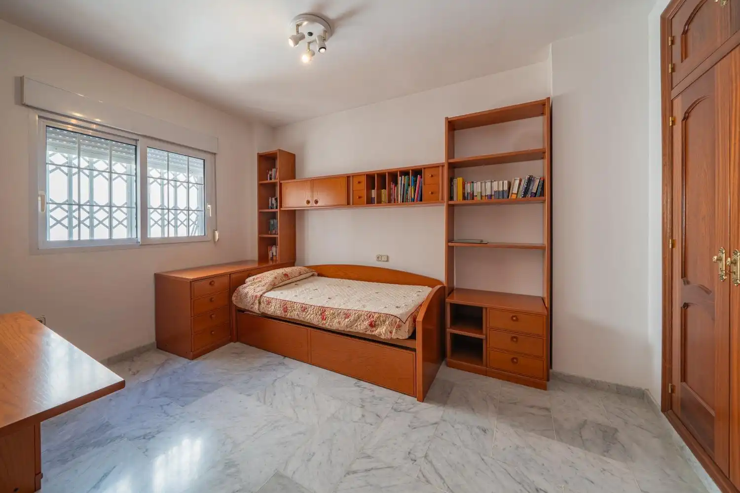 Habitación de Ático en venta en Motril con Aire acondicionado y Balcón