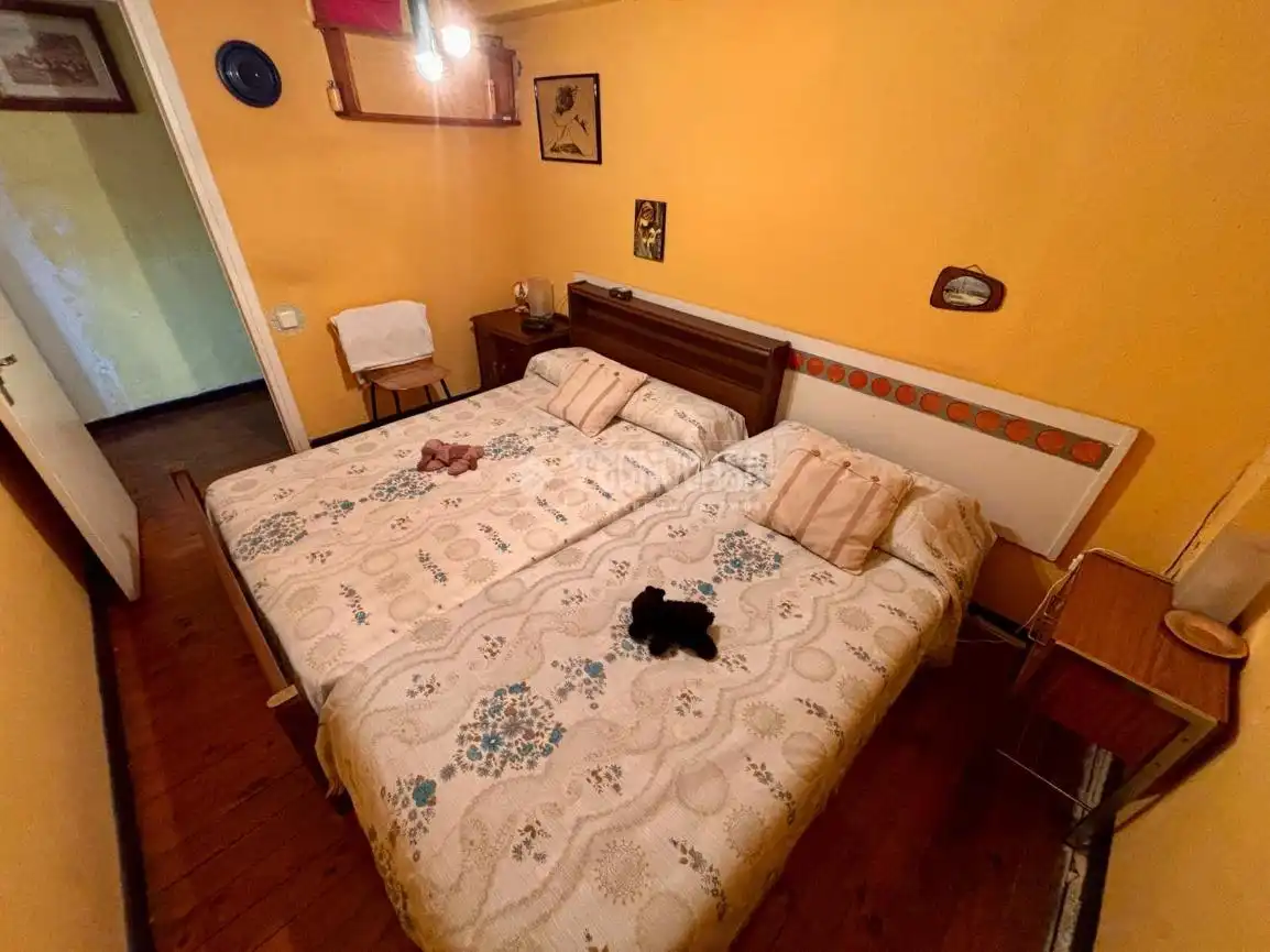 Dormitori de Pis en venda en El Astillero   amb Parquet