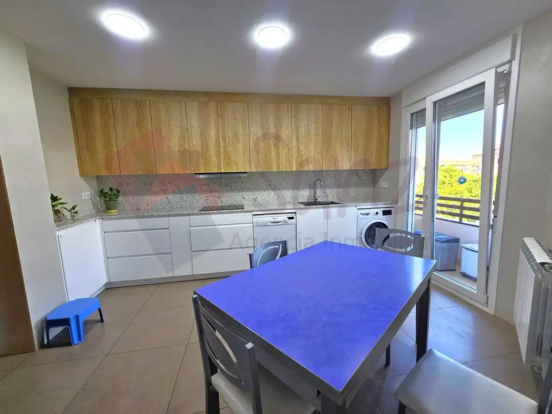 Cuina de Pis en venda en  Logroño amb Calefacció, Terrassa i Traster
