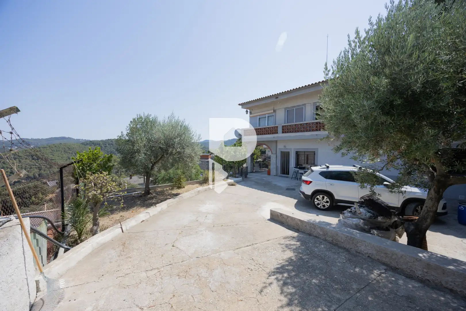 Vista exterior de Casa o xalet en venda en Sant Andreu de la Barca amb Aire condicionat, Calefacció i Jardí privat