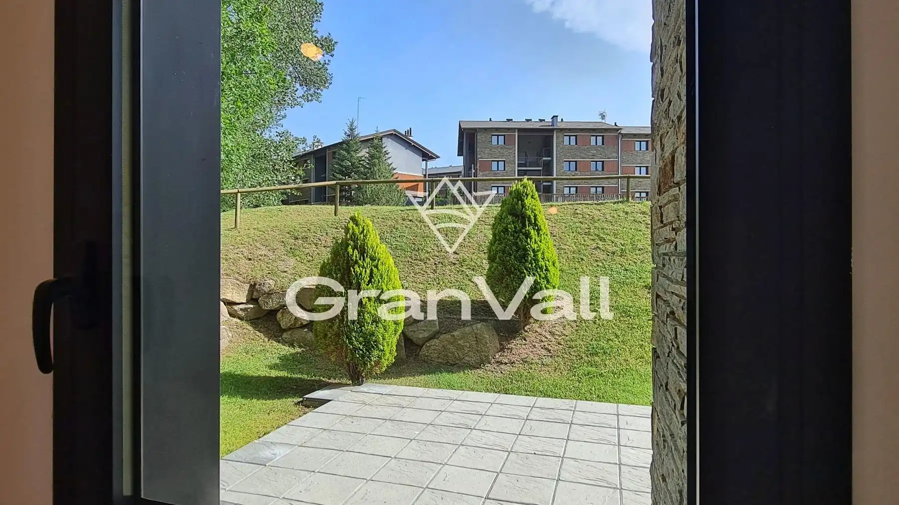 Terrasse von Erdgeschoss zum Verkauf in Saillagouse mit Heizung, Privatgarten und Parkett