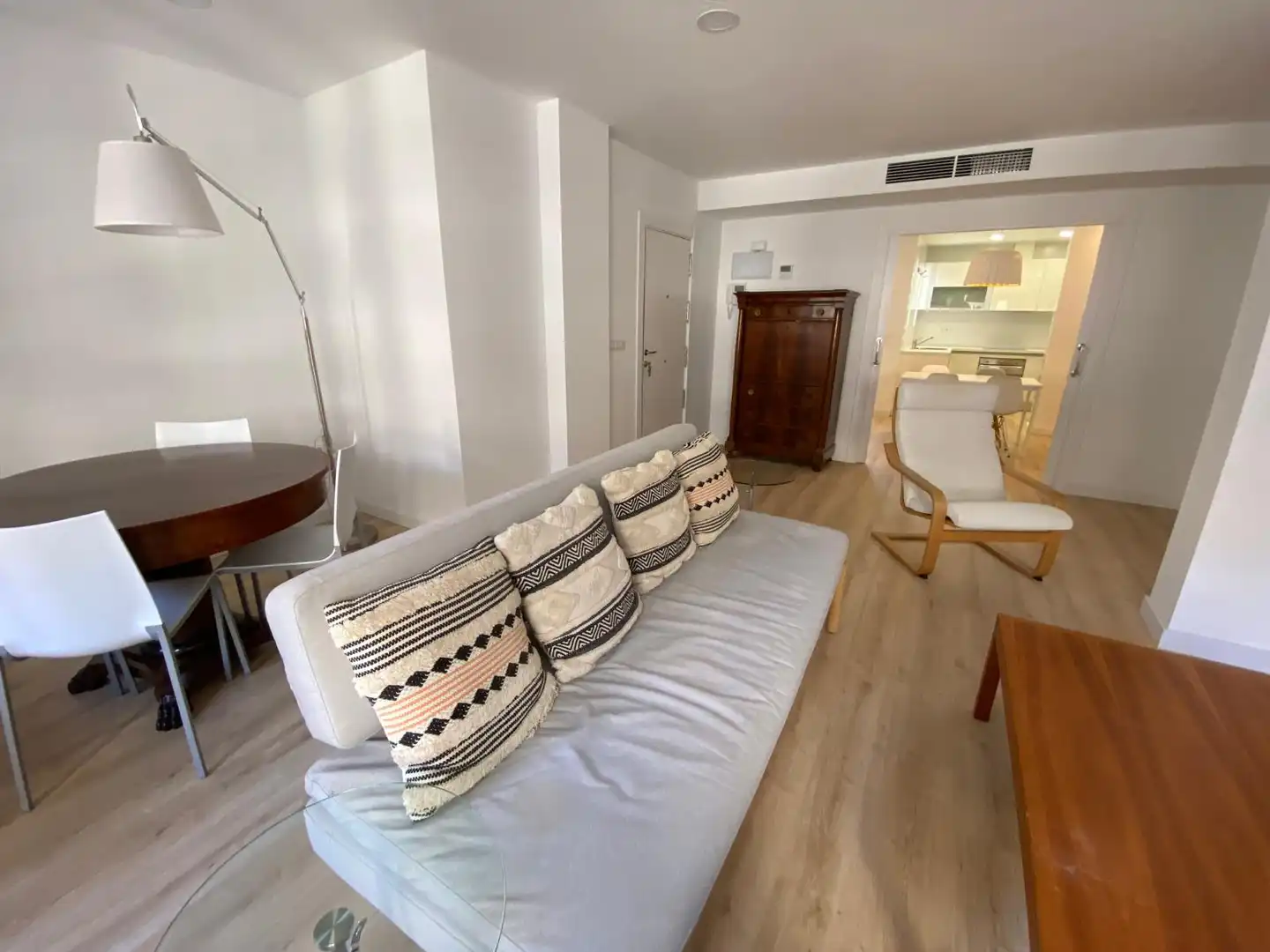 Living room of Flat for rent in Albacete  with Air Conditioner, Heating and Parquet flooring