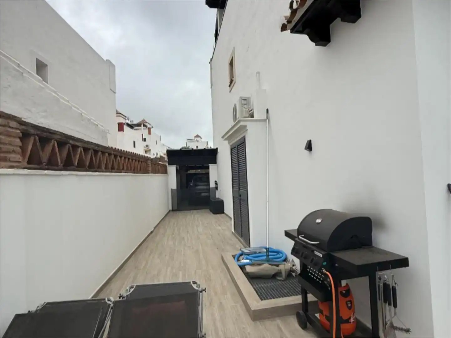 Terrassa de Pis en venda en Marbella amb Aire condicionat, Piscina i Balcó