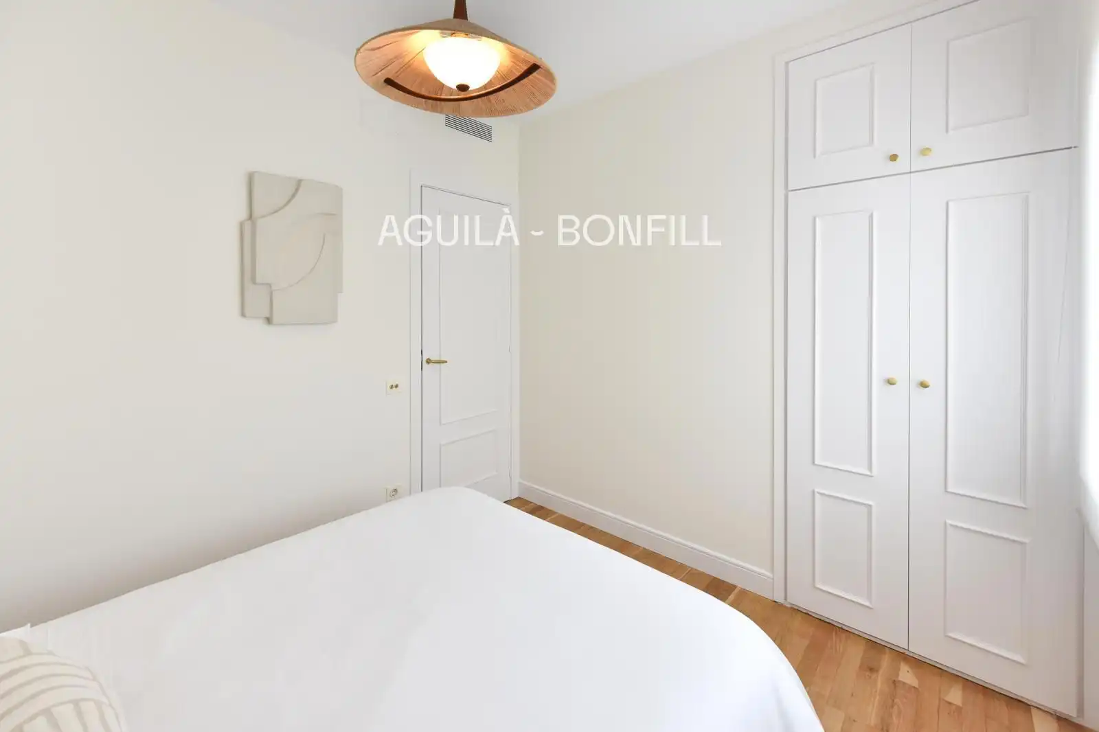 Bedroom of Flat for sale in Barcelona  with Air Conditioner, Heating and Parquet flooring