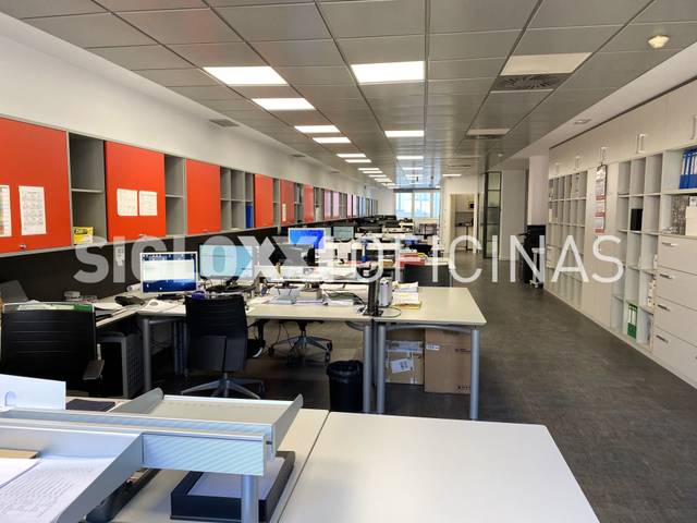 Oficina en Alquiler en MASOLIVER  en El Poblenou