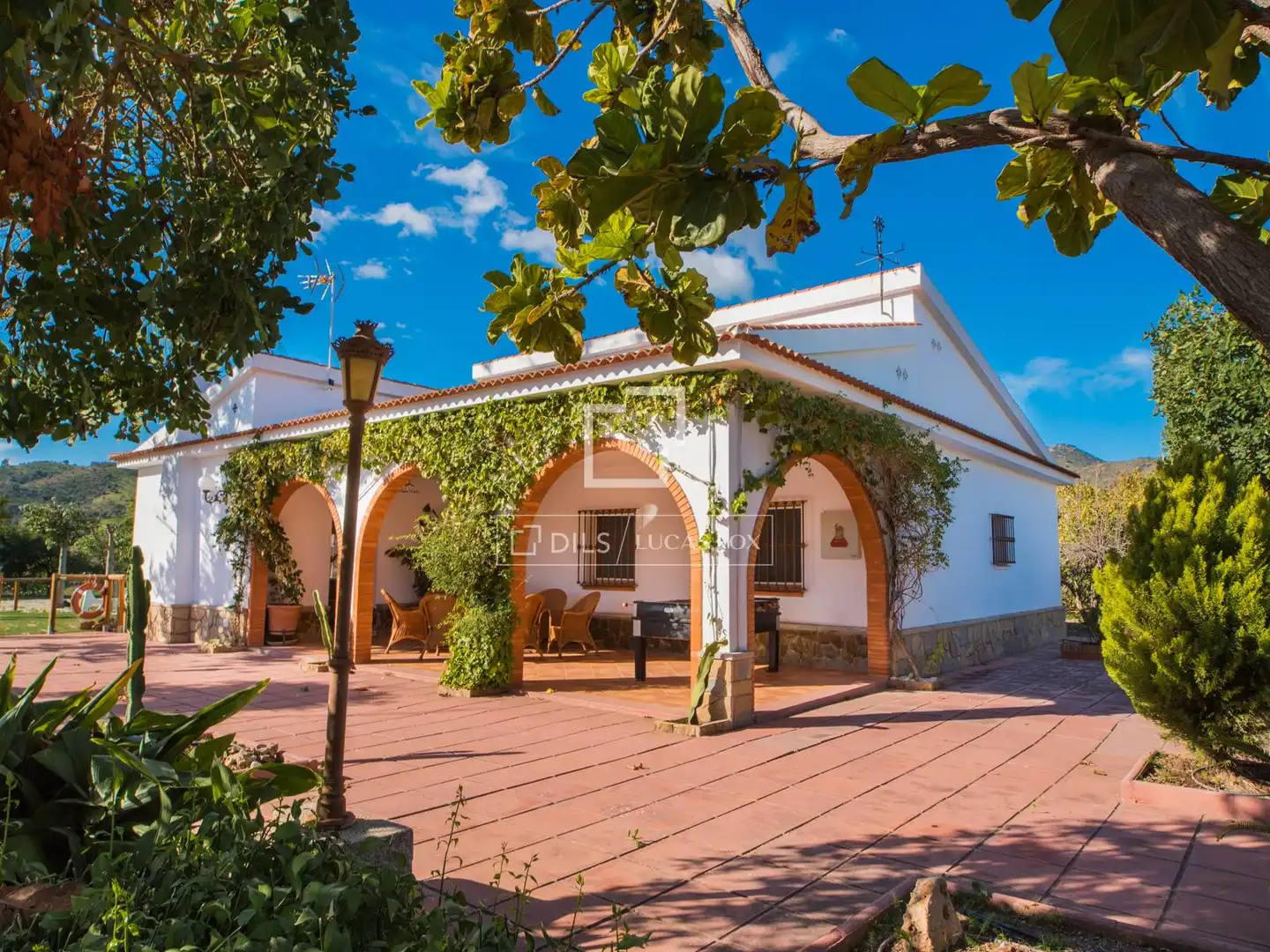 Vista exterior de Casa o xalet en venda en Málaga amb Aire condicionat, Calefacció i Jardí privat