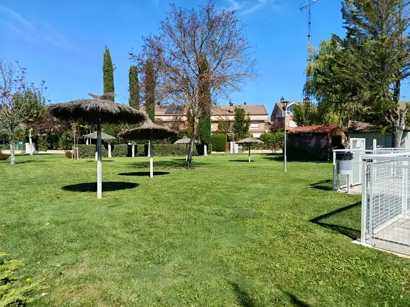 Semi-detached house with pool for sale in Simancas, imagen 93