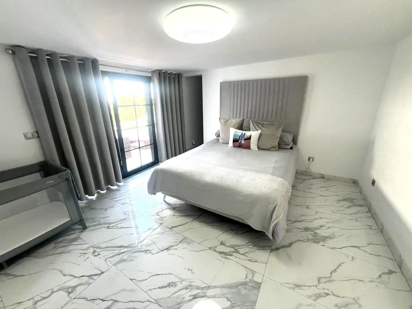 Bedroom of Houses for sale in Mijas  with Air Conditioner, Terrace and Swimming Pool