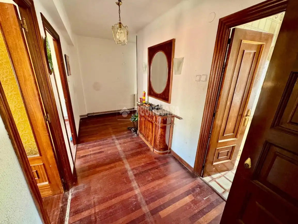 Piso en venta en El Astillero   con Calefacción y Parquet