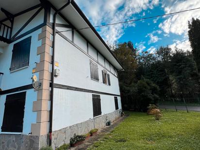 Vista exterior de Casa o xalet en venda en Dima  amb Calefacció, Jardí privat i Parquet