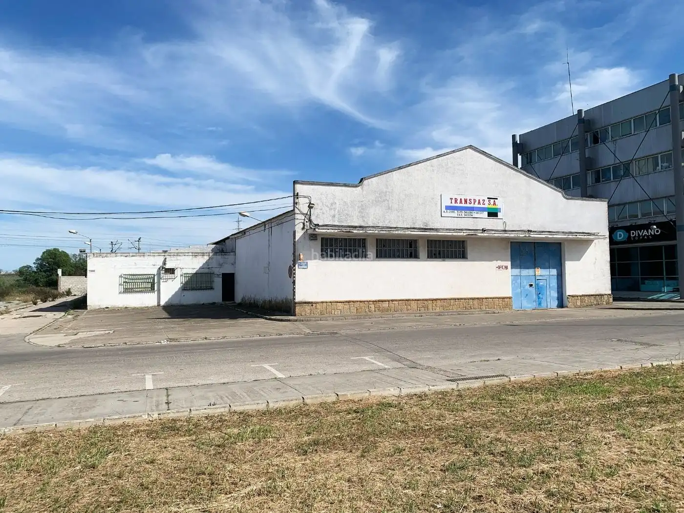 Industrial building for sale in Calle Río Tavizna 3