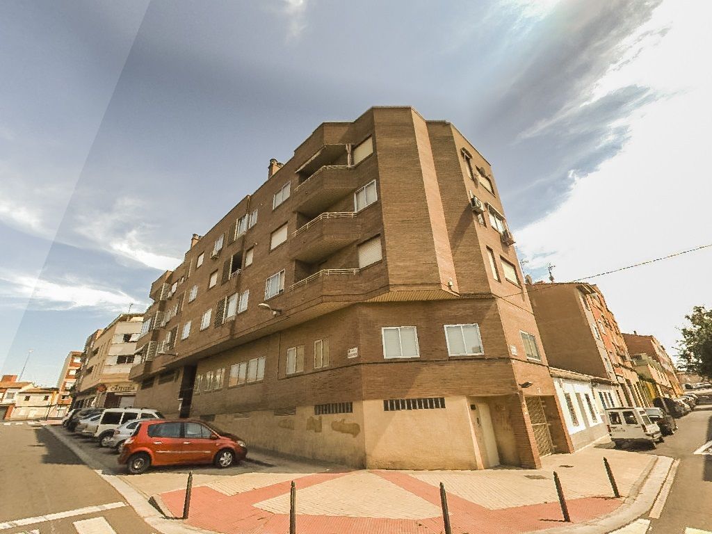 Vista exterior de Piso en venta en  Zaragoza Capital con Trastero