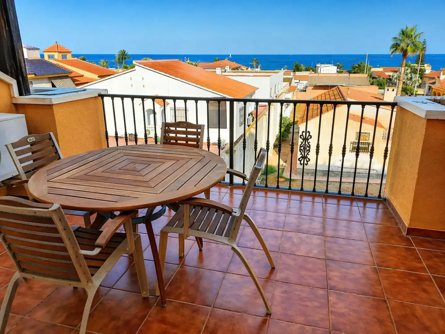Terrasse von Wohnung zum Verkauf in Cuevas del Almanzora mit Klimaanlage, Privatgarten und Möbliert