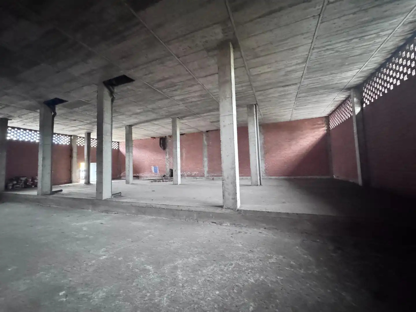 Local comercial en alquiler en Polígono Polígono Asipo Calle B, imagen 4