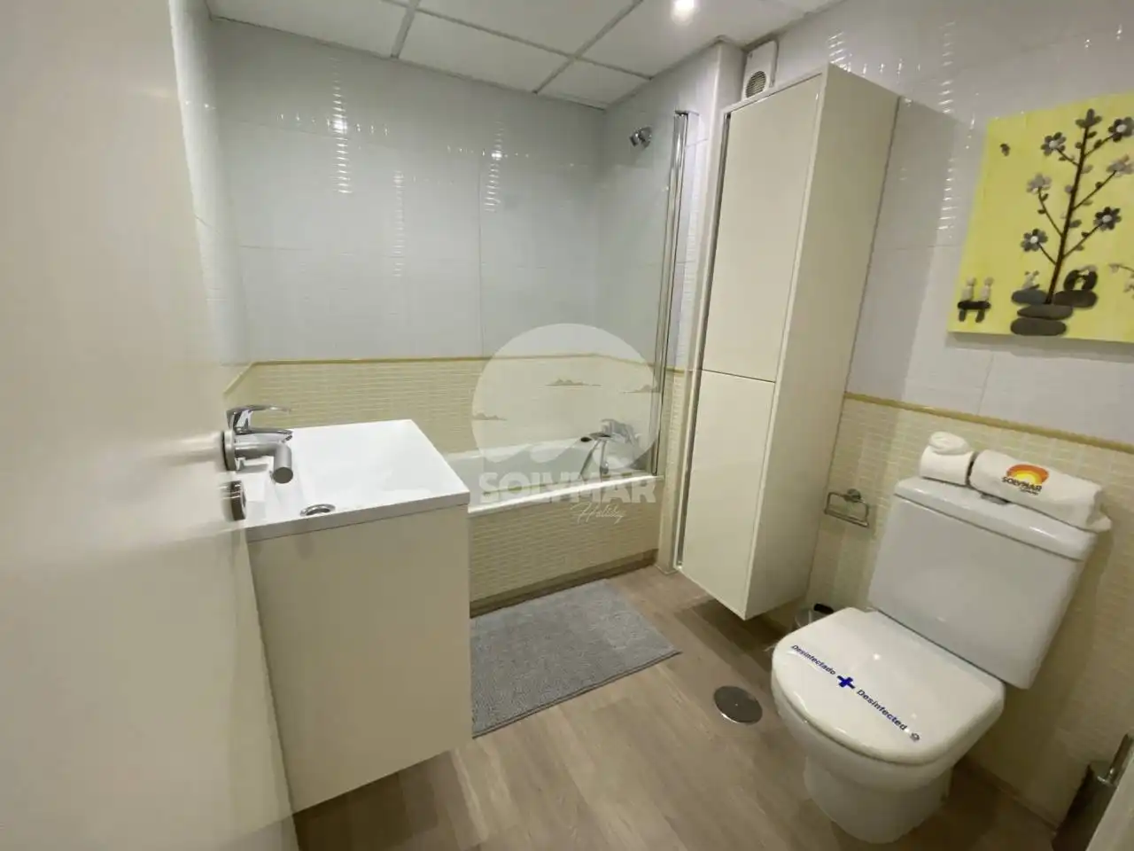 Bathroom of Flat for sale in Vélez-Málaga  with Air Conditioner, Heating and Terrace