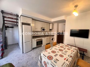 Maisonette mit Balkon zum Verkauf in Fenals