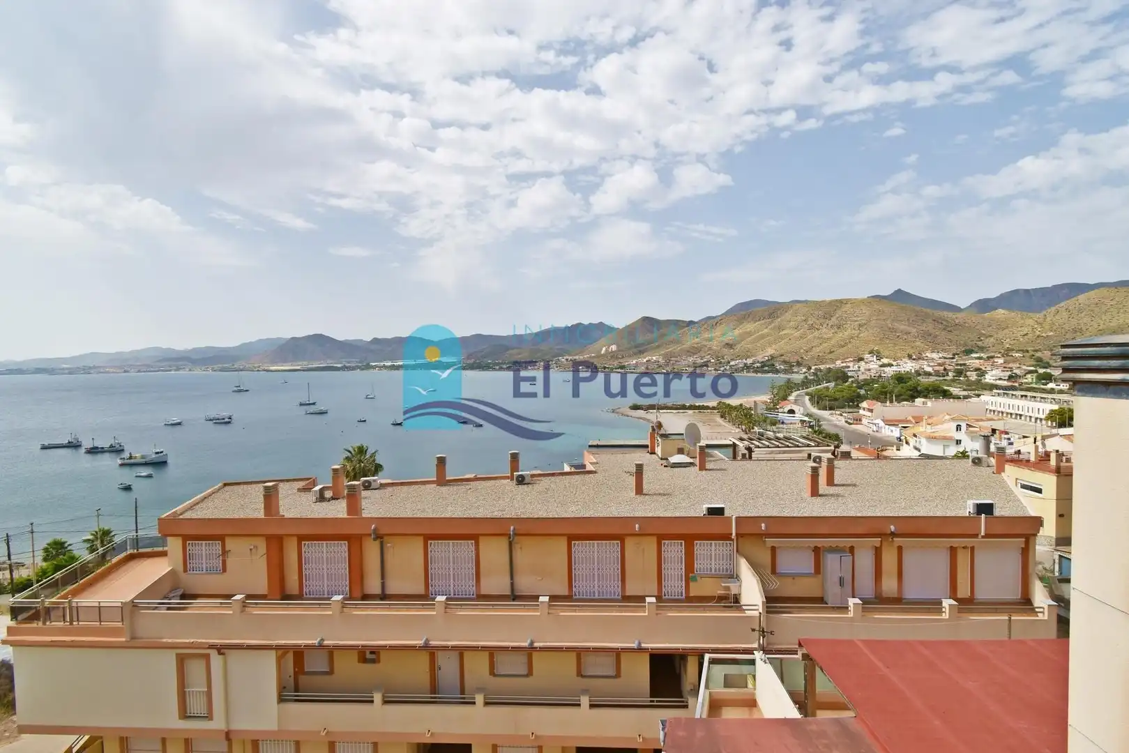 Vista exterior de Dúplex en venda en Cartagena amb Terrassa, Moblat i Balcó