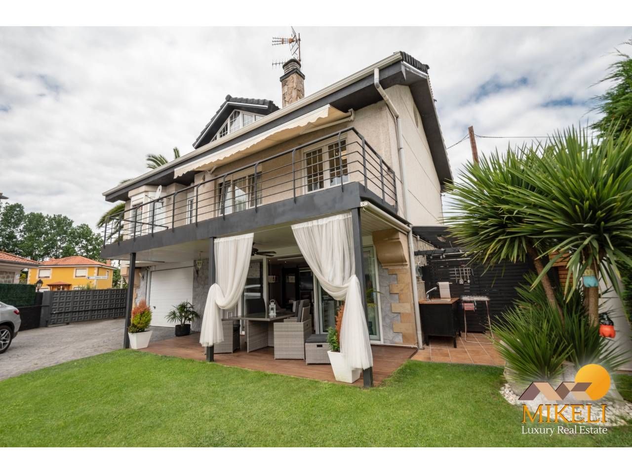 Terrace of House or chalet for sale in Torrelavega   with Air Conditioner, Heating and Private garden