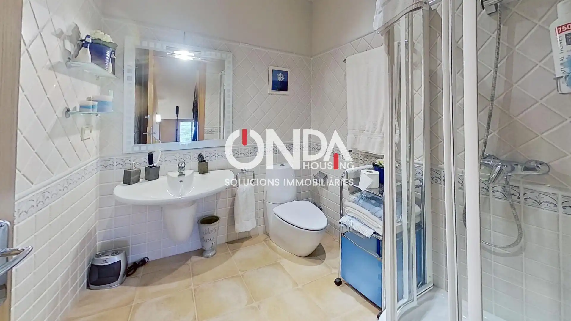 Baño de Casa adosada en venta en Tremp con Calefacción, Terraza y Trastero
