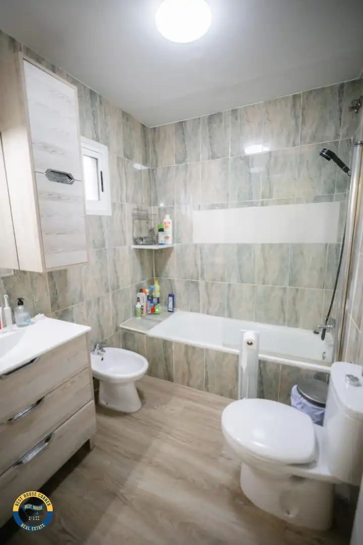 Baño de Casa adosada en venta en Los Santos de Maimona con Aire acondicionado y Terraza