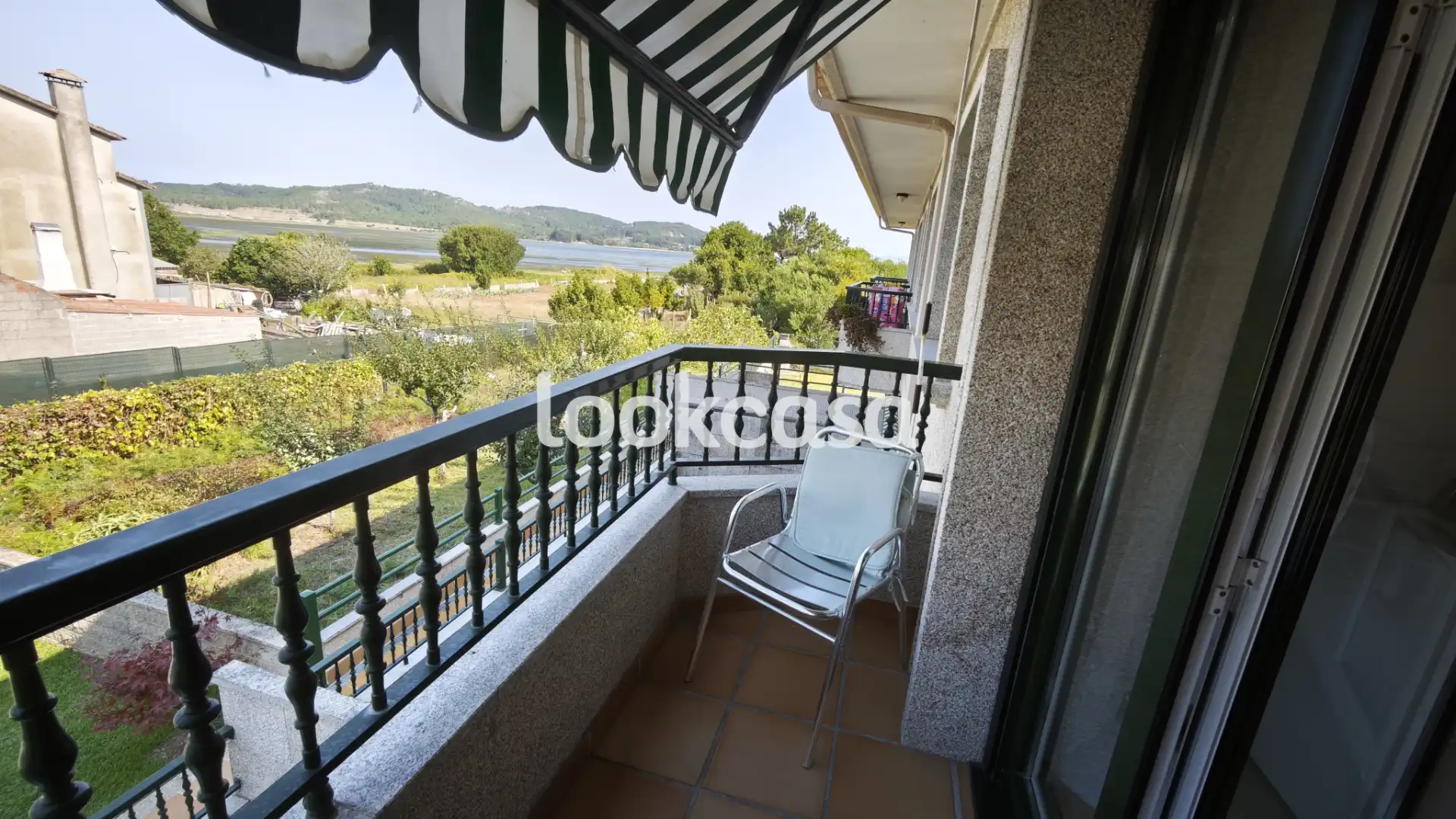 Balcony of Flat for sale in Sanxenxo  with Heating, Private garden and Parquet flooring