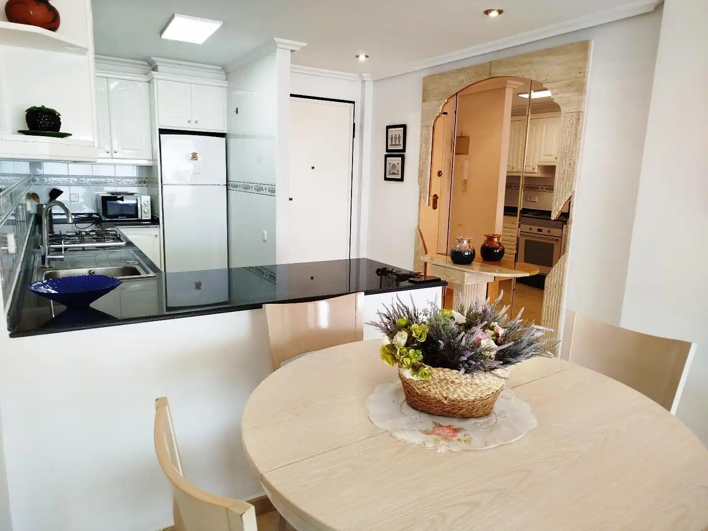 Cocina de Apartamento de alquiler en El Puig de Santa Maria con Terraza, Piscina y Amueblado