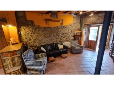 Casa rústica con jardín en venta en Calle Vilamala 23
