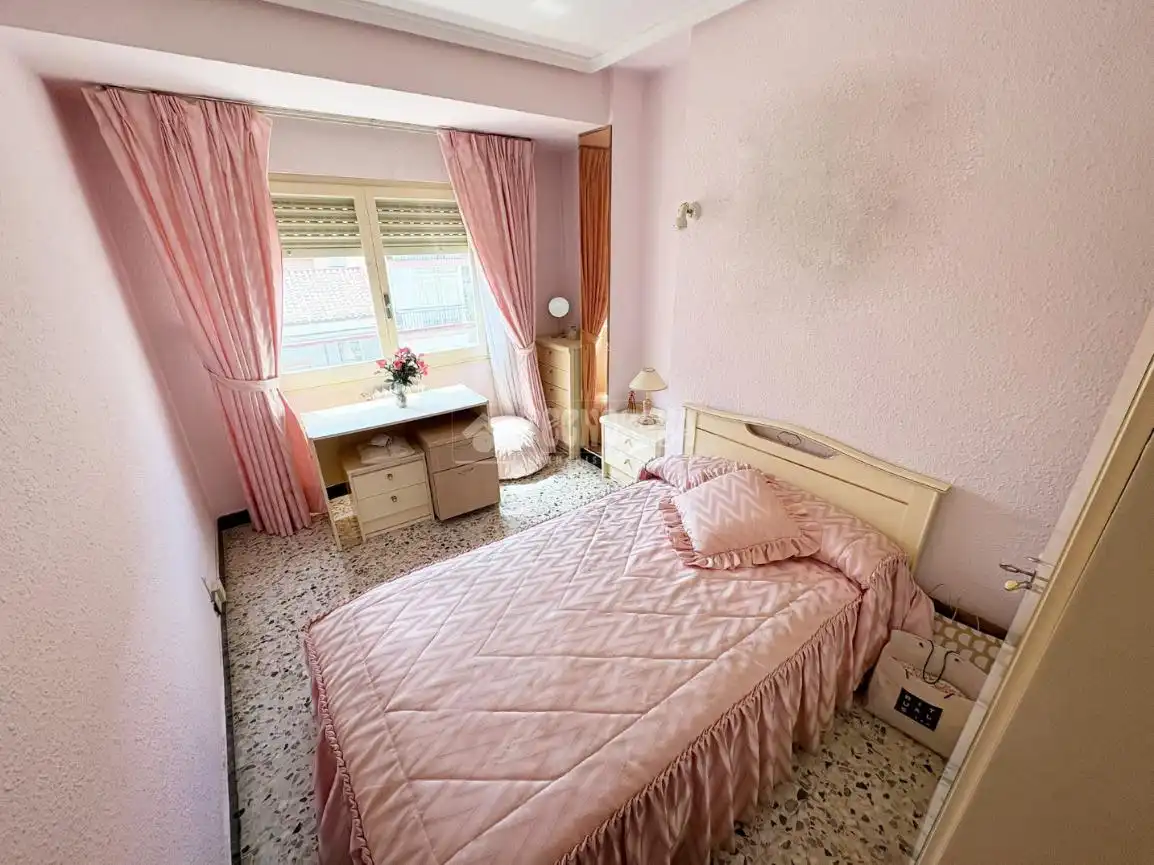 Habitación de Piso en venta en Zaragoza con Calefacción y Terraza