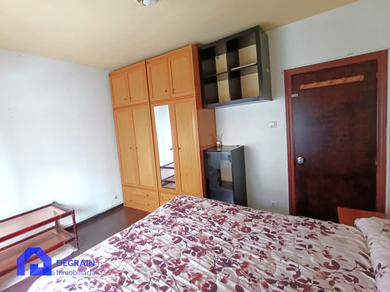 Habitación de Piso en venta en Oviedo  con Calefacción