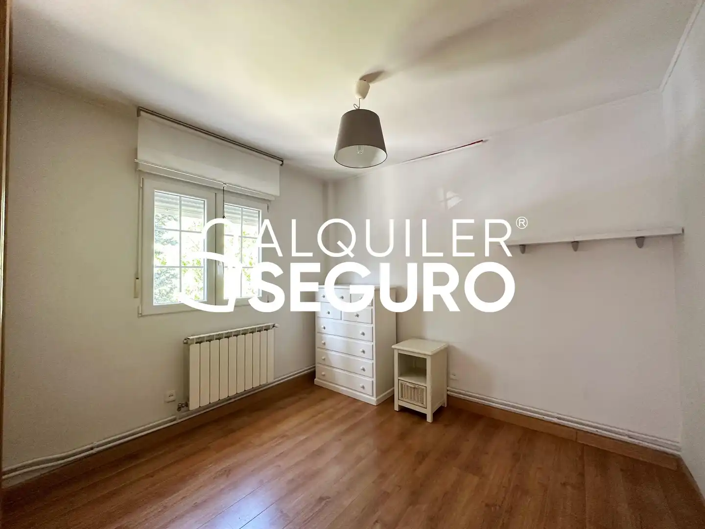 Habitación de Piso de alquiler en Alpedrete con Calefacción, Piscina y Amueblado