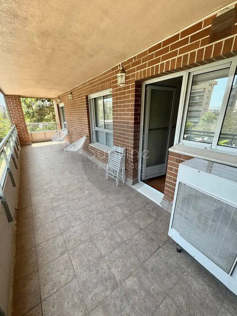 Terraza de Piso de alquiler en Valencia con Amueblado y Balcón