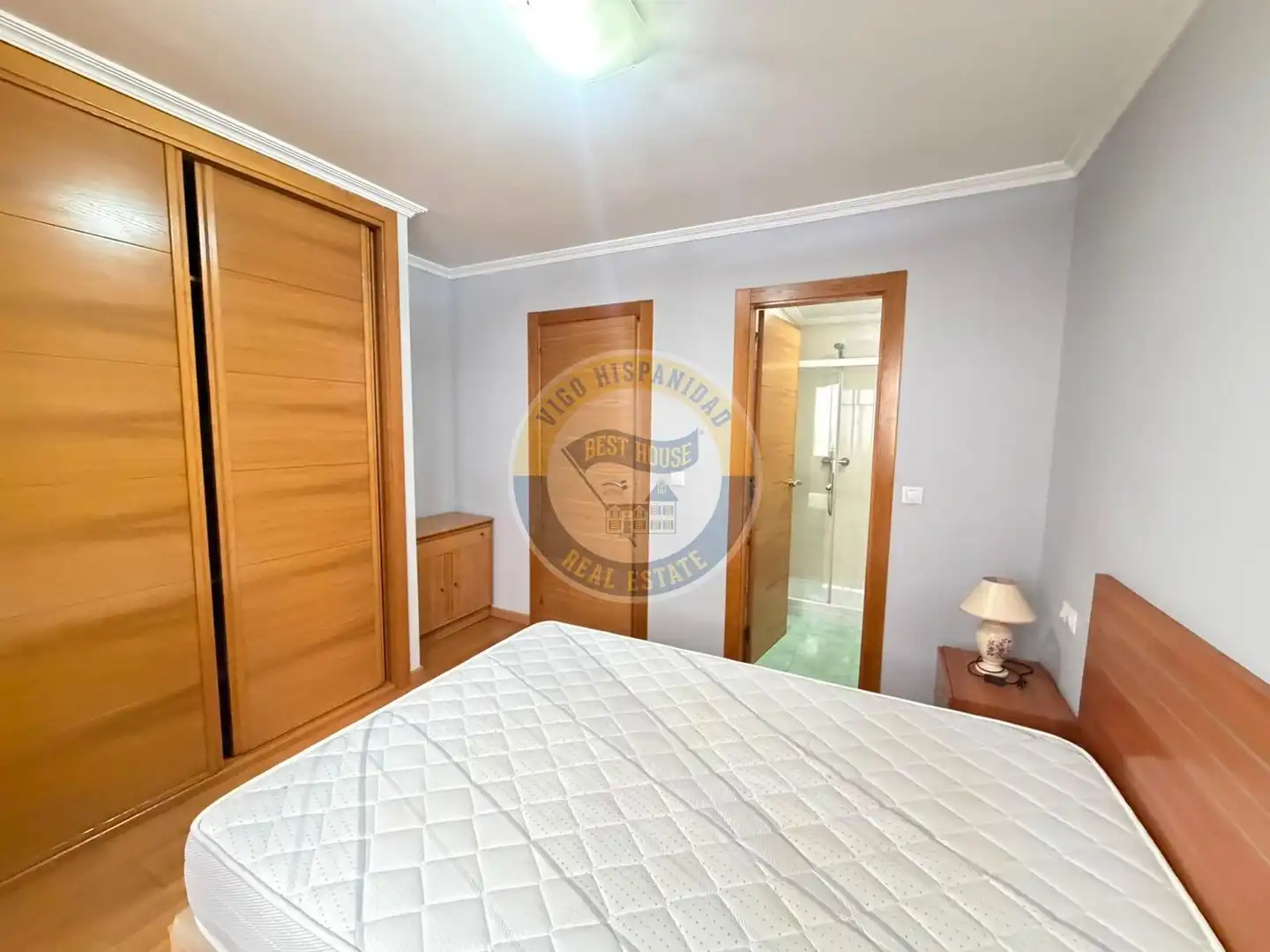 Habitación de Apartamento de alquiler en Vigo  con Calefacción y Amueblado