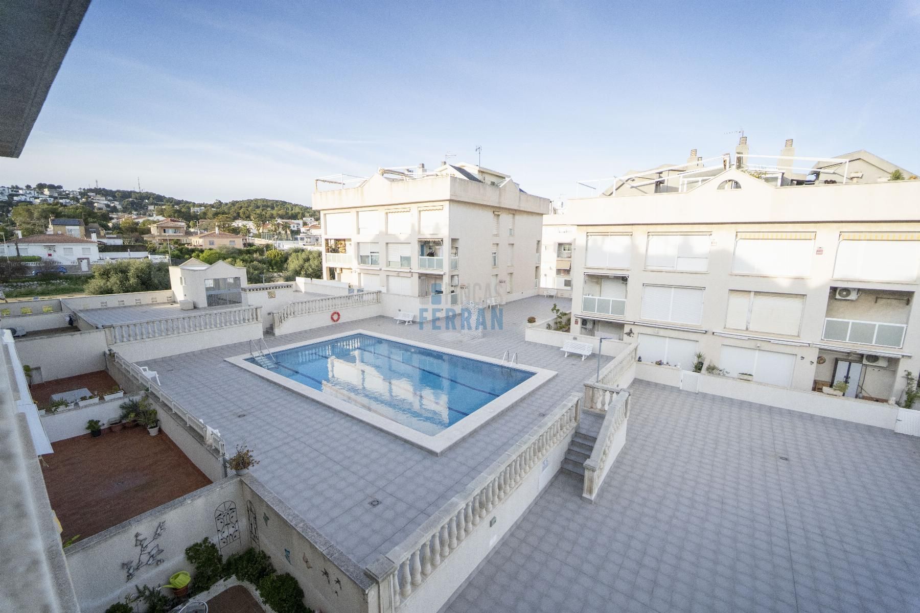Swimming pool of Attic for sale in El Vendrell  with Air Conditioner, Terrace and Furnished