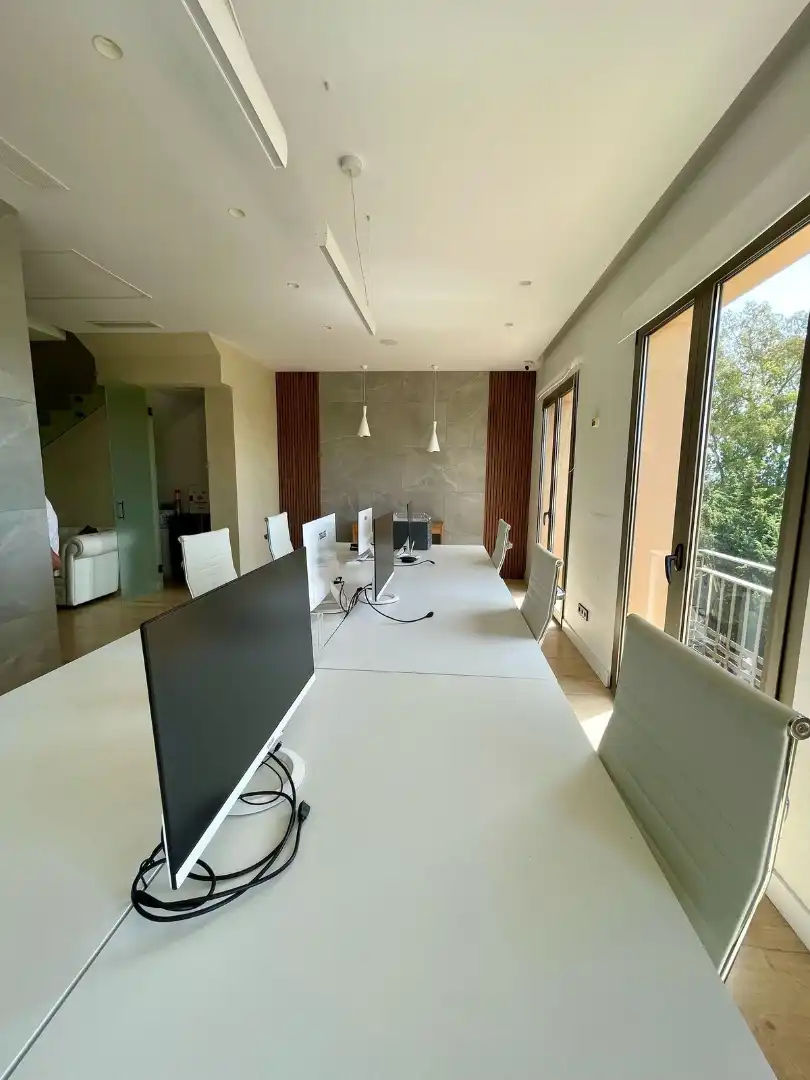 Office for sale in Marbella  with Air Conditioner and Furnished
