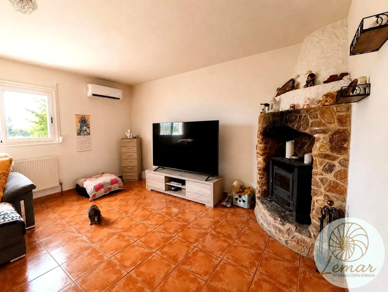 Wohnzimmer von Country house zum Verkauf in L'Ametlla de Mar  mit Klimaanlage, Heizung und Privatgarten