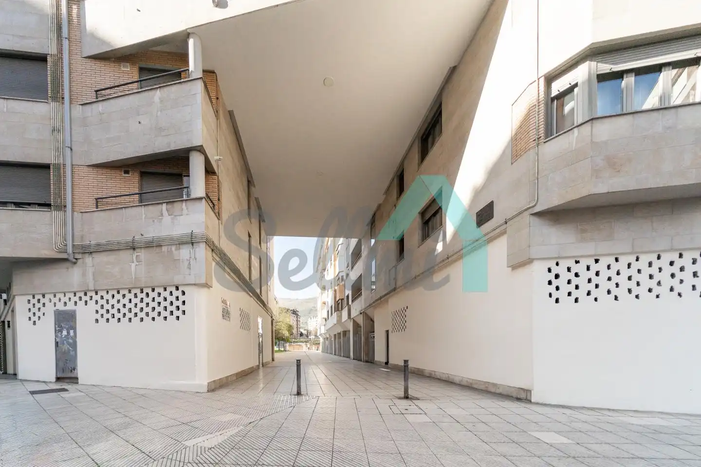 Vista exterior de Ático en venta en Oviedo  con Calefacción, Parquet y Terraza