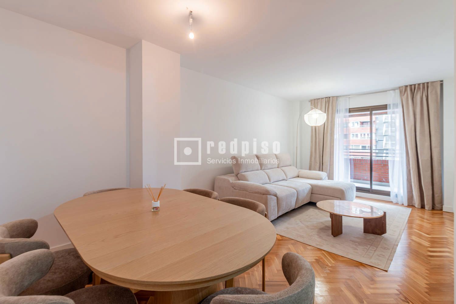 Habitación de Piso en venta en  Madrid Capital con Calefacción, Jardín privado y Parquet